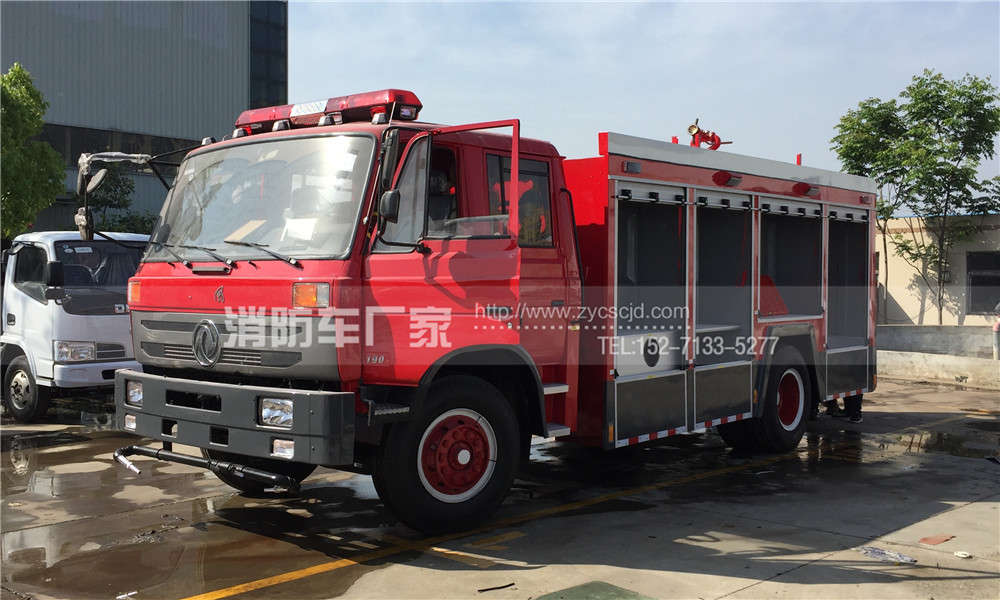 消防車培訓(xùn)現(xiàn)場 消防車培訓(xùn)現(xiàn)場