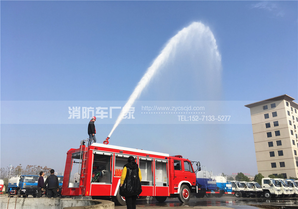 6噸消防車試水圖片 6噸消防車試水圖片